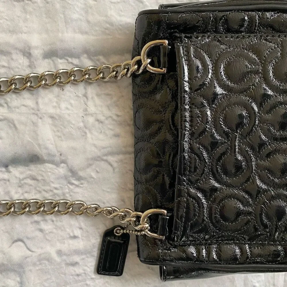 Coach mini shoulder/crossbody bag w/twist latch closure w/satin inner lining